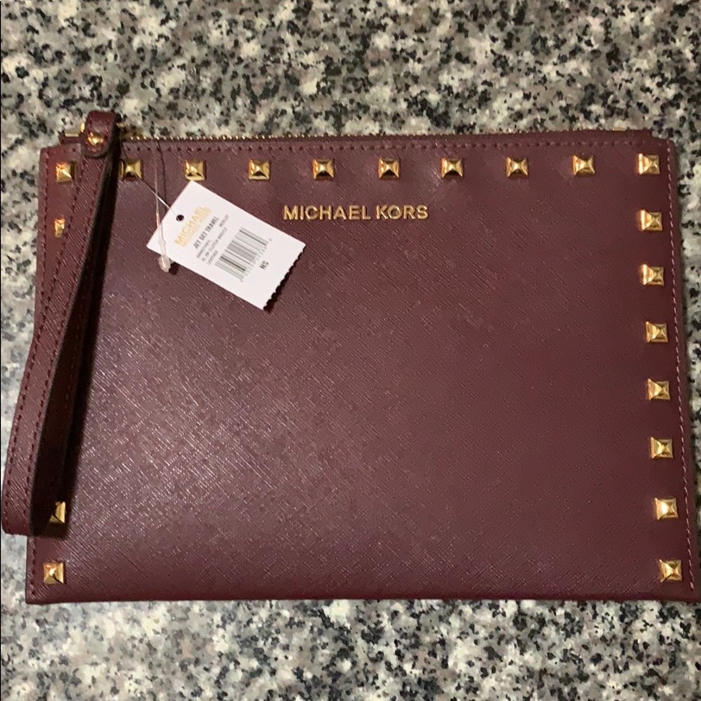 Michael Kors Wristlet. NWT.
